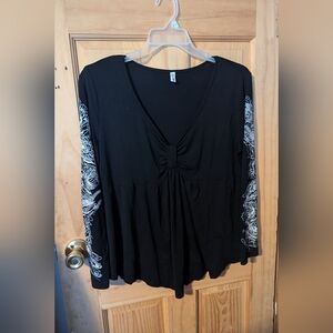 Women's Rosegal Top Size 16